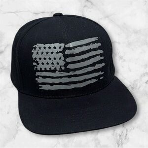 Bayside superior headwear Black and Gray USA
Flag Cap hat Adjustable